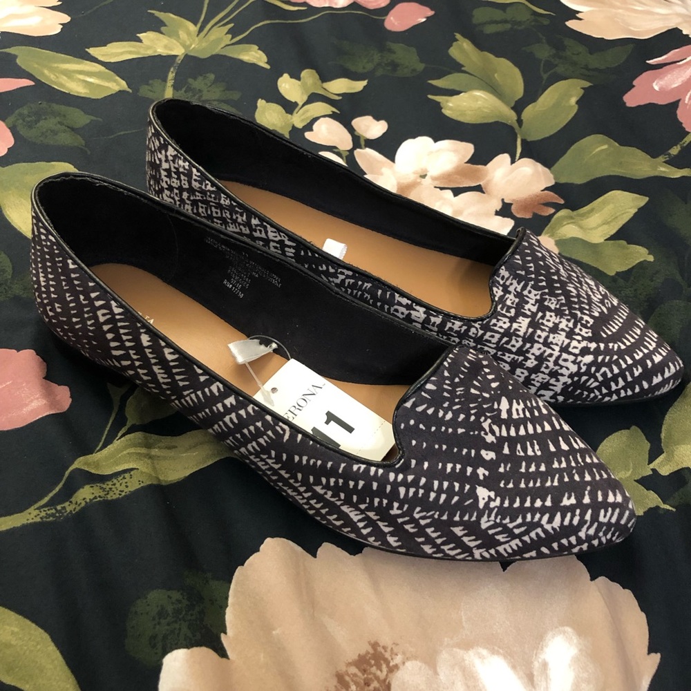 NWT MERONA Black & White Pattered Pointed Flats Size 11
